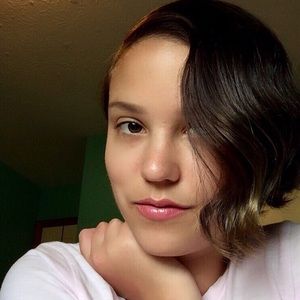 Meet your Posher, Corinne